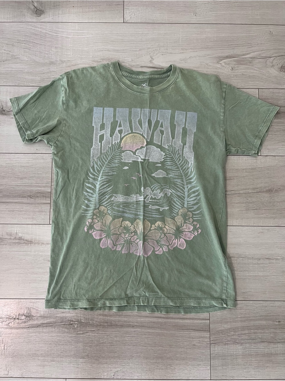 Hollister Hawaii Distressed Oversized Graphic Tee